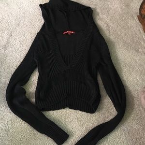 JJ Basics Black Cropped Sweater Size Small